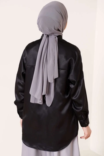 Kadın Siyah Tesettür Küçük ve Büyük Bedenler Hafif Dökümlü Saten Yüzeyli Gömlek HZL25W-BD139641