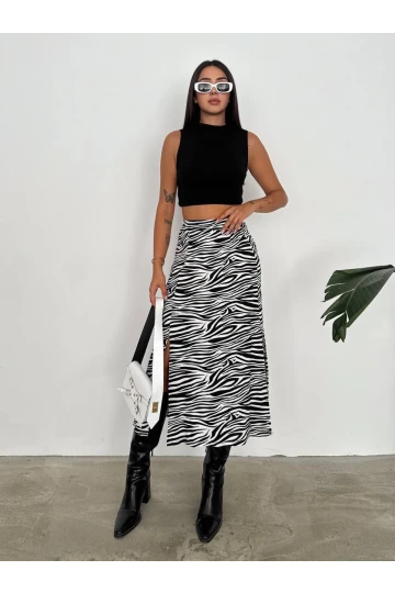 Kadın Siyah Zebra Desen Yüksek Bel Çift Yırtmaç Detay Midi Boy Etek HZL25S-FRY122271