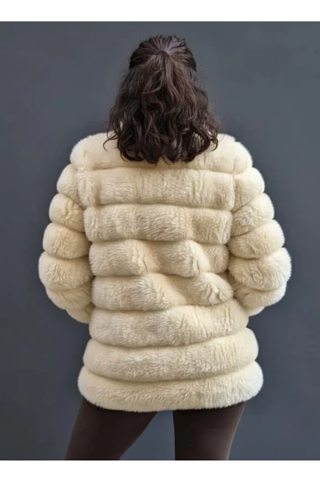 Kadın Açık Krem Şık Peluş Suni Kürk Ceket HZL23W-DSB110061