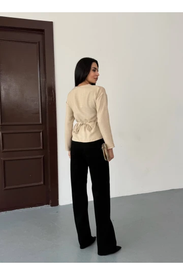 Kadın Bej Kruvaze Yaka Gold Düğmeli Büzgülü Uzun Kollu Keten Bluz HZL26W-FRY123701