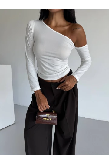 Kadın Beyaz Asimetrik Yaka Drapeli Sandy Bluz HZL25S-FRY123361