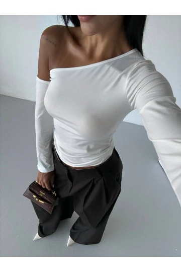 Kadın Beyaz Asimetrik Yaka Drapeli Sandy Bluz HZL25S-FRY123361