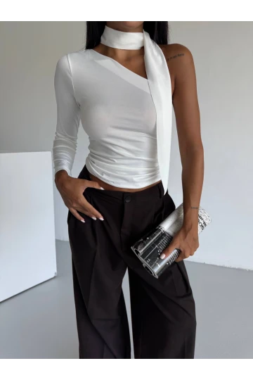 Kadın Beyaz Fularlı Sandy Kumaş Asimetrik Kesim Bluz HZL25S-FRY123371