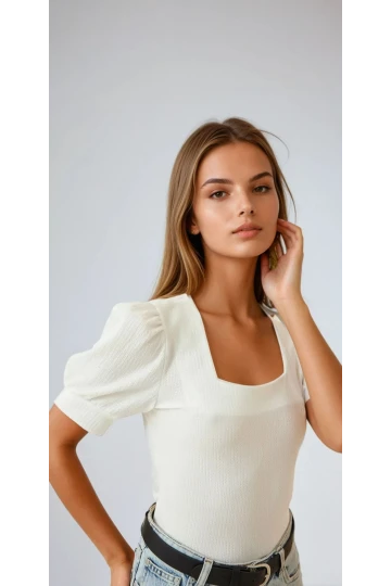 Kadın Beyaz Kare Yaka Örme Bluz HZL22W-BD104091