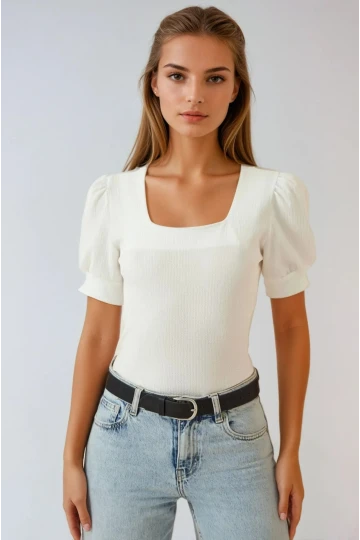 Kadın Beyaz Kare Yaka Örme Bluz HZL22W-BD104091
