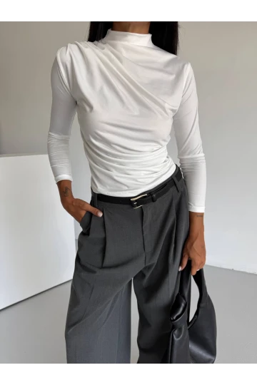 Kadın Beyaz Omuz ve Beli Büzgülü Yarım Balıkçı Yaka Sandy Bluz HZL24W-FRY122451