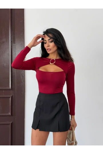 Kadın Bordo Göğüs Dekolteli Metal Detaylı Uzun Kollu Bluz HZL25W-FRY123501