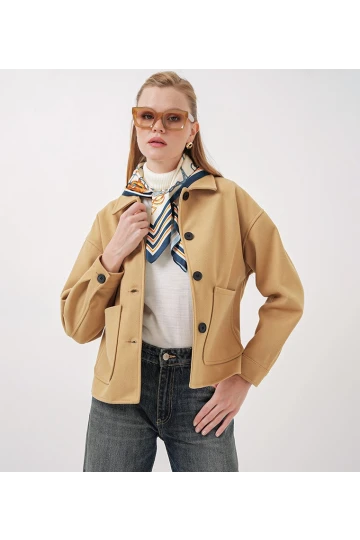 Kadın Camel Düğmeli Cepli Kısa Kaşe Ceket HZL25W-BD107131