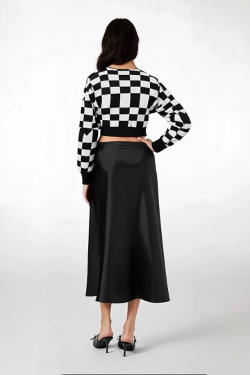 Kadın Düz Siyah Saten Yüzeyli Beli Lastikli Midi Boy Etek Hzl23s-bd1101471