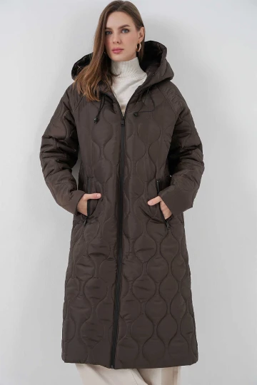 Kadın Kahverengi Kapüşonlu Kapitone Uzun Şişme Mont HZL24W-BD151771