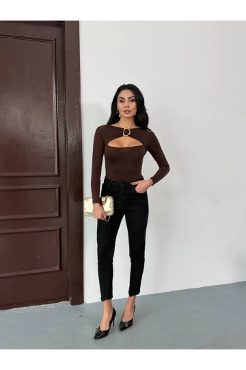 Kadın Kahverengi Uzun Kollu Göğüs Dekolteli Tokalı Bluz HZL25W-FRY123501