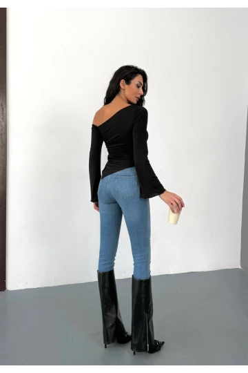 Kadın Siyah Asimetrik Kesim İspanyol Kol Beli Büzgülü Sandy Bluz HZL25W-FRY123591