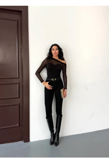 Kadın Siyah Tül Garnili Uzun Kol Şık Rahat Bluz HZL25W-FRY123541