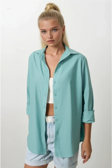 Kadın Su Yeşili Oversize Uzun Basic Gömlek  HZL22W-BD139001