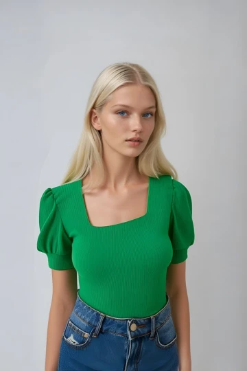 Kadın Yeşil Kare Yaka Örme Bluz HZL22W-BD104091