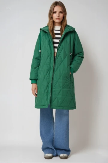 Kadın Zümrüt Yeşili Kapitone Uzun Şişme Mont HZL22W-BD151381